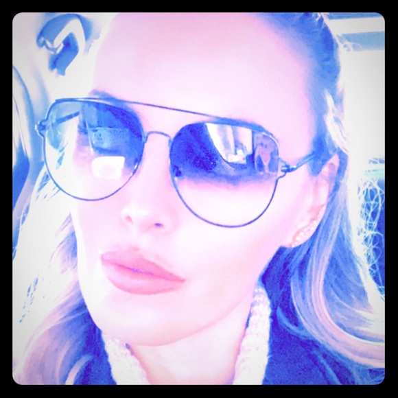 Meet your Posher, Krystle - Picture 4 of 4